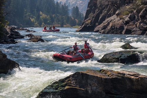 rafting-883523_1280 (1).jpg